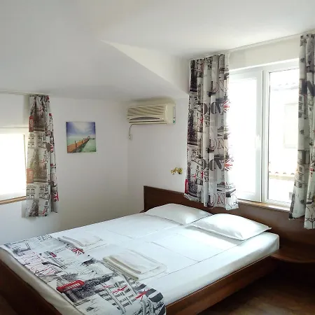 Vlasta Guest house 2*
